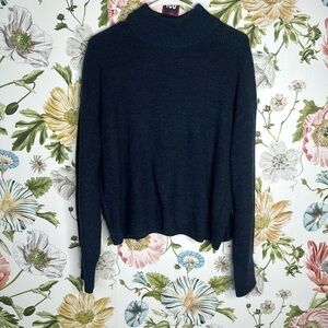 51- NWT-Lululemon Merino Wool Blend Turtleneck